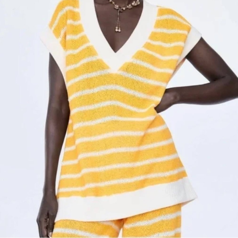 NWT Zara Yellow & White Striped Knit Oversized Short Sleeve Sweater Size Small